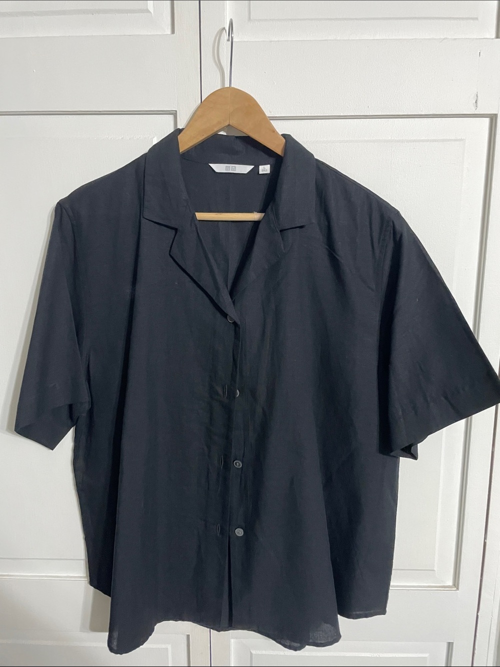 Uniqlo Boxy Bottom Up Short Sleeve Shirt - Black - Large